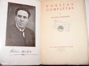 Machado_foto_firma_y_libro 1917